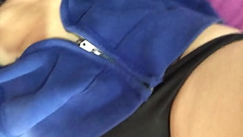 Cachonda ama de casa mi hermanastra crystal se masturba ella es muy hot y le encata grabarce par sus fans