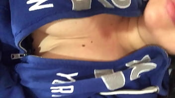 Cachonda ama de casa mi hermanastra crystal se masturba ella es muy hot y le encata grabarce par sus fans