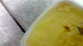 Comendo o cu da cachorra com manteiga