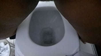 Gordinha da buceta peluda minando muito