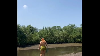 Pescando no mangue de sainha mostrando a rachada