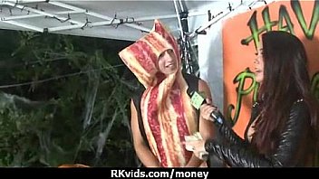 These horny amateurs know that money talks 18