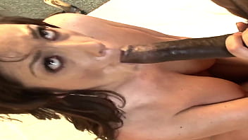 Thr3e whit3 mar3s for th3 h0rs3