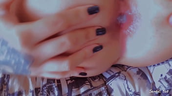 Pov chamei meu vizinho escondido da sua mulher para chupá lo na escada