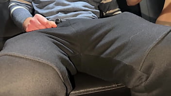 Como tava frio fizemos fila no carro