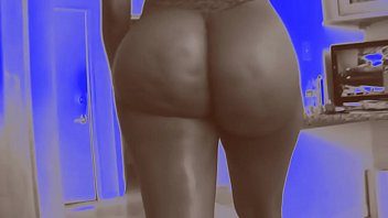 Roxy's booty Roxy's booty