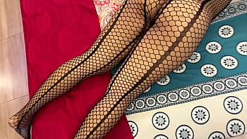 Huy madrastra que culo tan grande y rico tienes¡ lo siento mucho pero no me aguanto las ganas de meter mi verga en tu coño