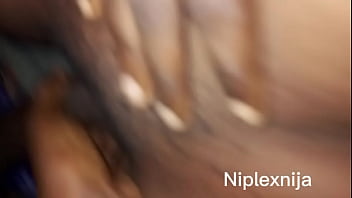 Niplexnija trying to make her feel better