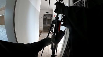 A polícia apareceu entre gritos e risos bastidores sem cortes do halloween 2025