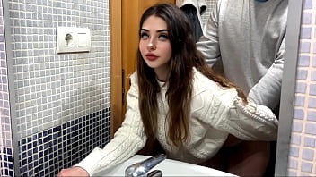El Novio De Mi Mejor Amiga Entra Al Baño Conmigo Para Meterme Su Polla El Mejor Sexo En Mis 18 Años thumbnail