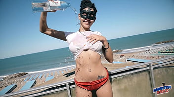 Amazing body teen getting fresh out on the beach round ass cameltoe big tits blowjob