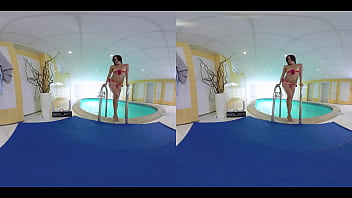 Wet vanessa 1920x960