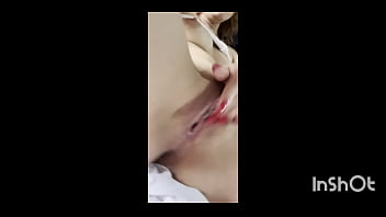 Mira que rico me meto mi pantaleta deseando sea tu verga