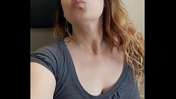 Bon mardi mes loulous un coucou en direct du boulot cette semaine je