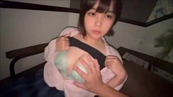 ノーブラでお散歩してたらおじさんにガン見されてしまいました…