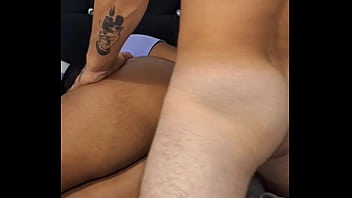 Como disfruts este maldito al cojerme por el culo mi padrastro solo me usa para darme anal