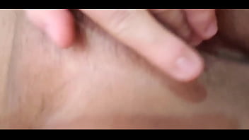 Bucetinha peluda parte 1