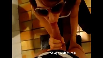 Fille à lunette pour fellation de rêve