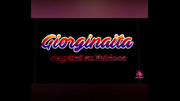 Giorginaita e un grande dildo lui guarda e basta