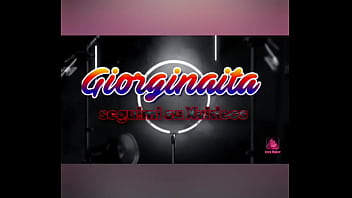 Giorginaita e un grande dildo lui guarda e basta