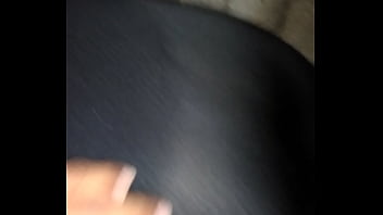 Nena enseñando su culo