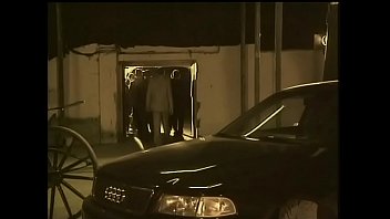 A blonde chick is the reward of a fight for men