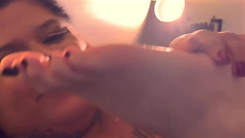 Please tickle my beautiful feet