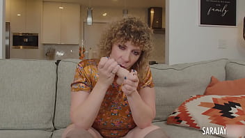 Bouncing butt cougar sara jay fucks her smallest sex toy