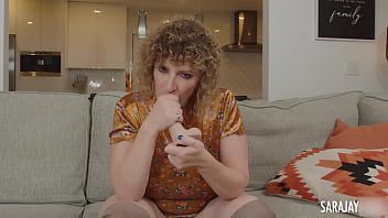 Bouncing butt cougar sara jay fucks her smallest sex toy