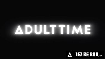 Wild babes squirt on each other