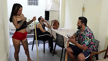 O patrãozinho tem que lidar com os folgados e eu ajudo ele a não ficar estressado