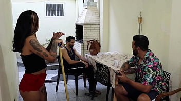 O patrãozinho tem que lidar com os folgados e eu ajudo ele a não ficar estressado