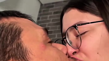 Fudendo gostoso a vizinha novinha