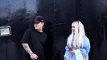 A famous cosplayer is caught on the street and seduced by a stnger who ends up fucking her sa films