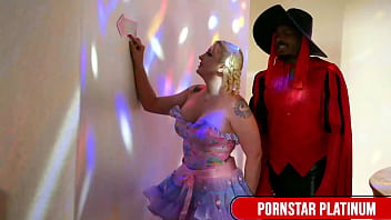 Mocha hunk kriskxxx fucks blonde leya falcon's pink ass