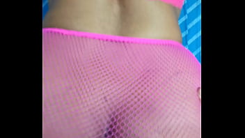 Cuzinho guloso piscando plug anal