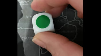 Jouons à un petit jeu voici un dé classique à 6 faces colorés chacune