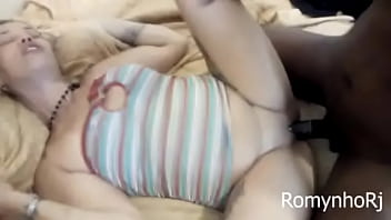 Novinho pirocudo fudendo a vizinha no prédio em copacabana