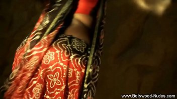 She want to dance alone and naked