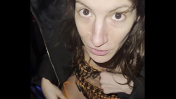 De retour à l'hôtel mais cette soirée m'a beaucoup excitée et je ne peux