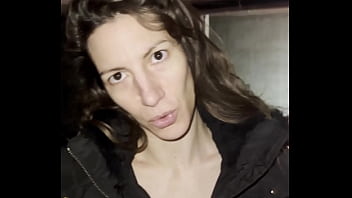 De retour à l'hôtel mais cette soirée m'a beaucoup excitée et je ne peux