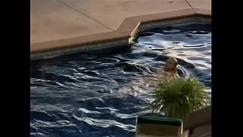 Jaime pressly poison ivy pool scene