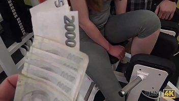 Hunt4k dopo un duro allenamento in palestra linda sweet &egrave; pronta per fare sesso per soldi