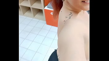 On est mardi et le mardi j'ai quoi j'ai cours de pole dance bonne journée