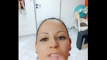 On est mardi et le mardi j'ai quoi j'ai cours de pole dance bonne journée