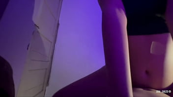 Mamada a mi mejor amigo y le entrego mi culo