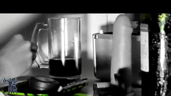 Cheia de tesão gozando para voces