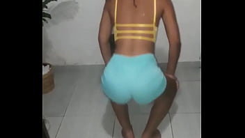 Alexandra deve sentar assim na pica