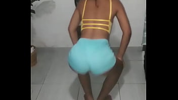 Alexandra deve sentar assim na pica