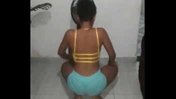 Alexandra deve sentar assim na pica